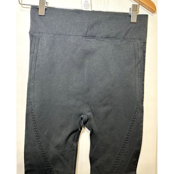 Fabletics Perforated High Waisted Leggings.. Seamless🩶 Charcoal Gray Size M - Picture 11 of 12